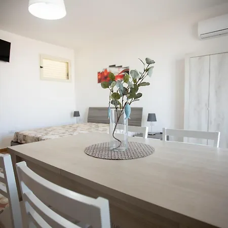 Monolocale Lya Torre Lapillo